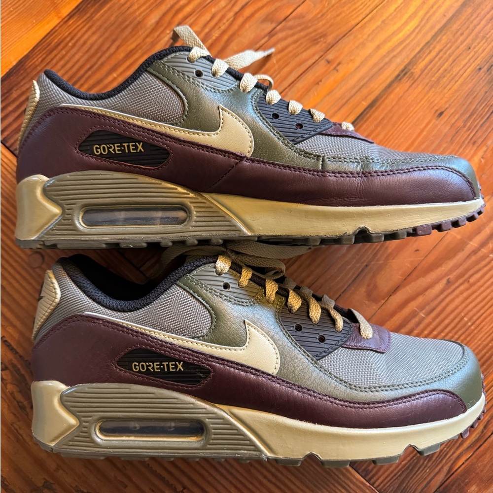 Nike Air Max 90 GORE-TEX winterized sneakers